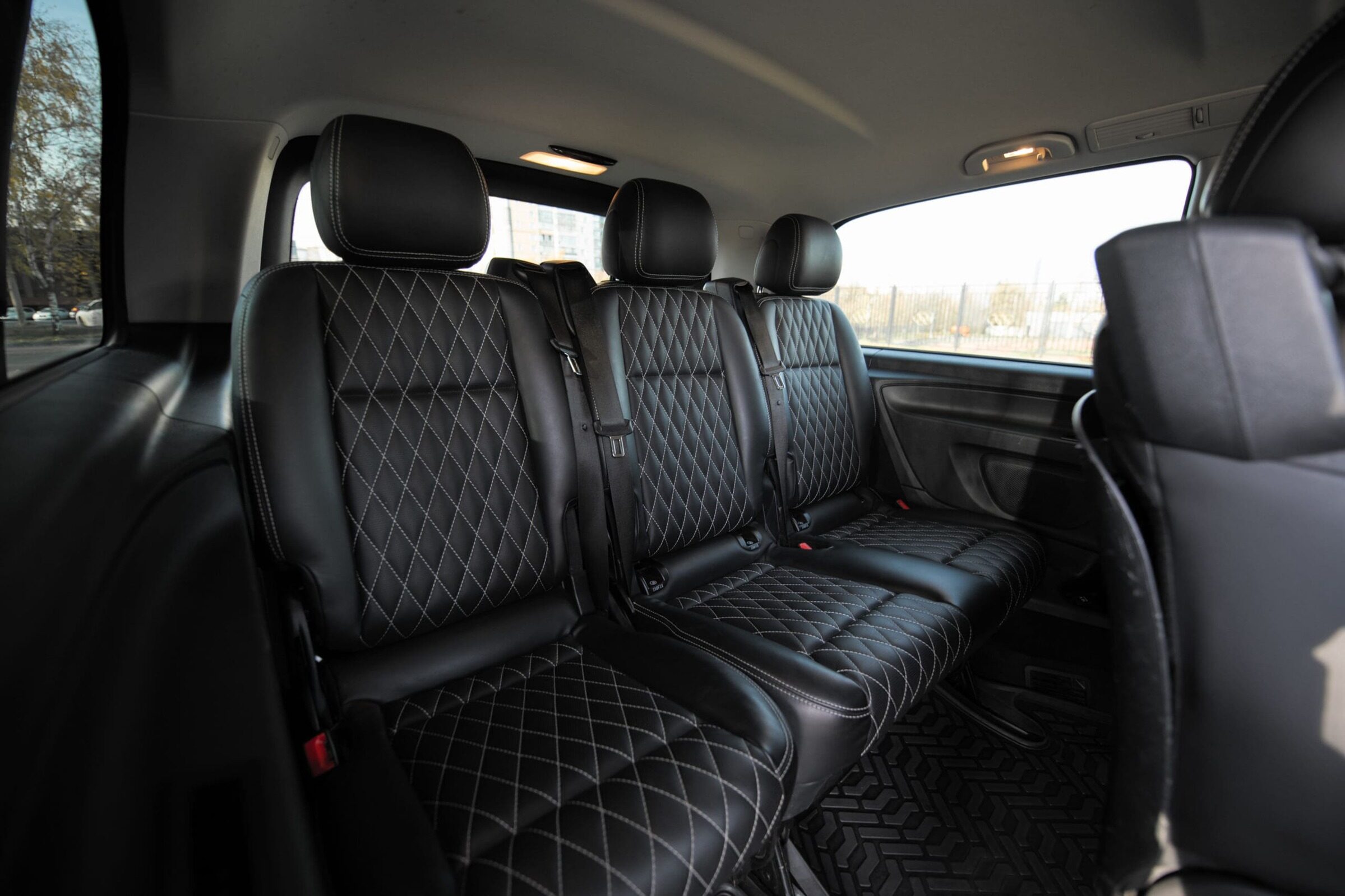 Аренда  Mercedes-Benz Vito 7+1  7 класса 2016 года в городе Минск от 79 $/сутки,  двигатель: ДТ , объем 2.1 л литров, КАСКО (Мультидрайв), без водителя, вид 5 - West Group