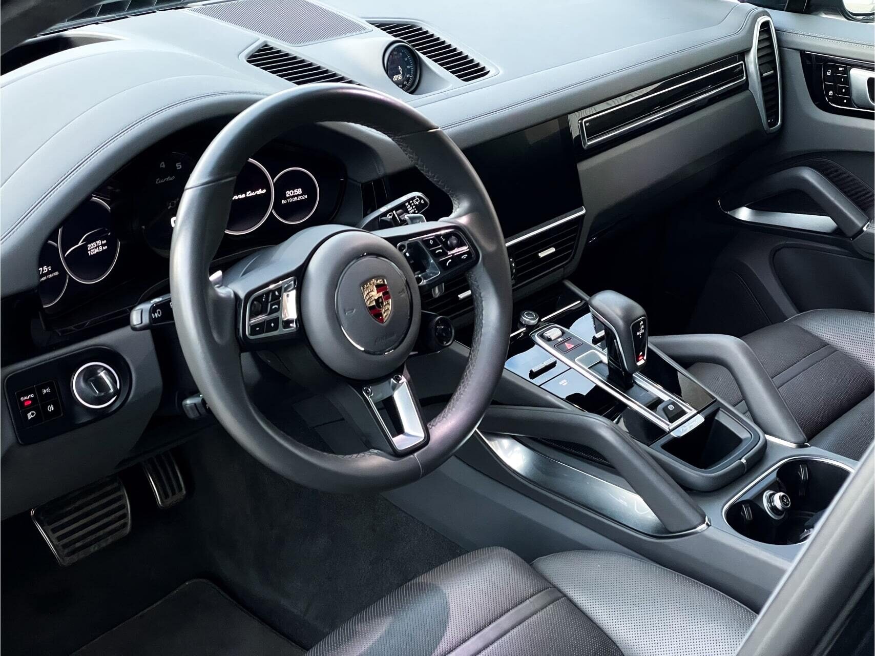 Porsche Cayenne Turbo 4.0 - фото №2